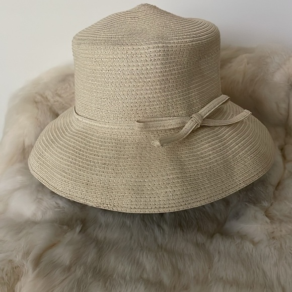 Villager by Liz Clairborne Cream Wide-Brim Packable Hat - Picture 2 of 8